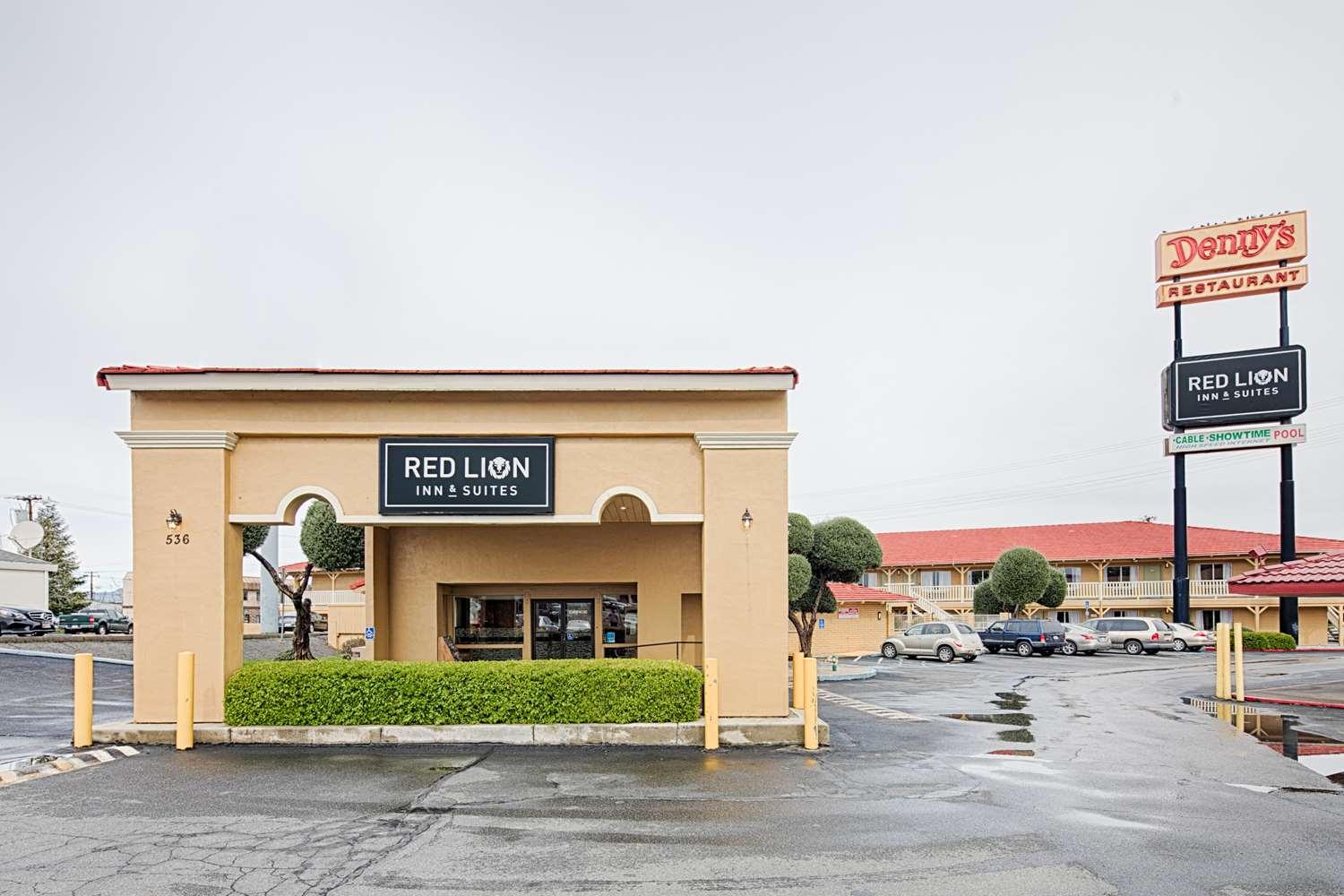 Red Lion Inn & Suites רדינג מראה חיצוני תמונה