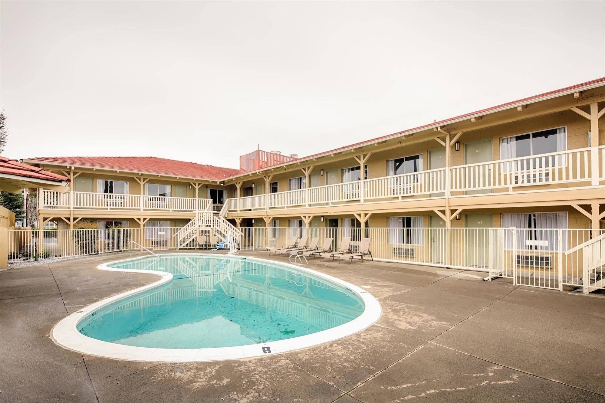 Red Lion Inn & Suites רדינג מראה חיצוני תמונה
